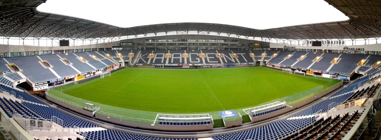 Ghelamco_Arena_panorama_indoor_lights_gone.jpg